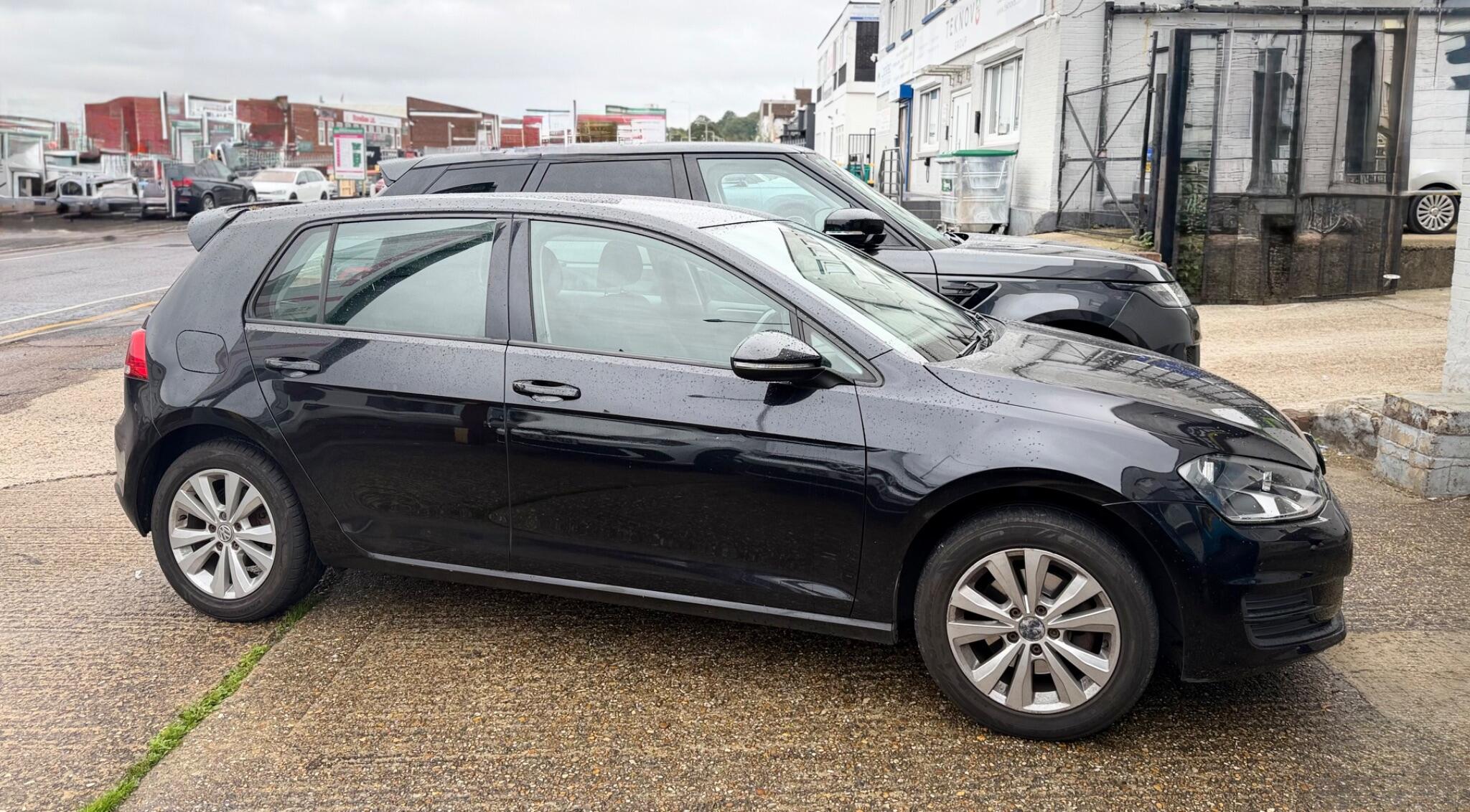 Volkswagen Golf Left Side